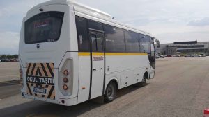 Kazan personel servisi için kullanılan modern otobüs.