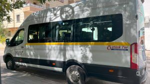 Personel taşımacılığı için tasarlanmış geniş otobüs filosu.